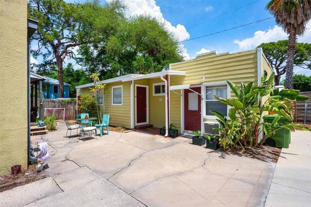 Photo of 321 Ohio Place #C, Sarasota, FL 34236 (MLS # A4689345)