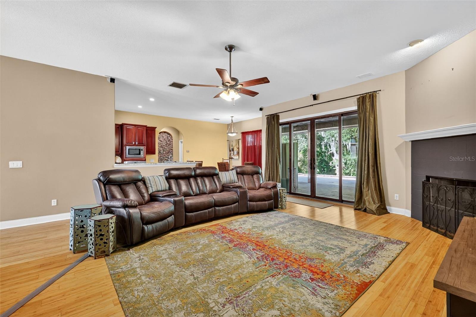 MEETS AND BOUNDS - Residential