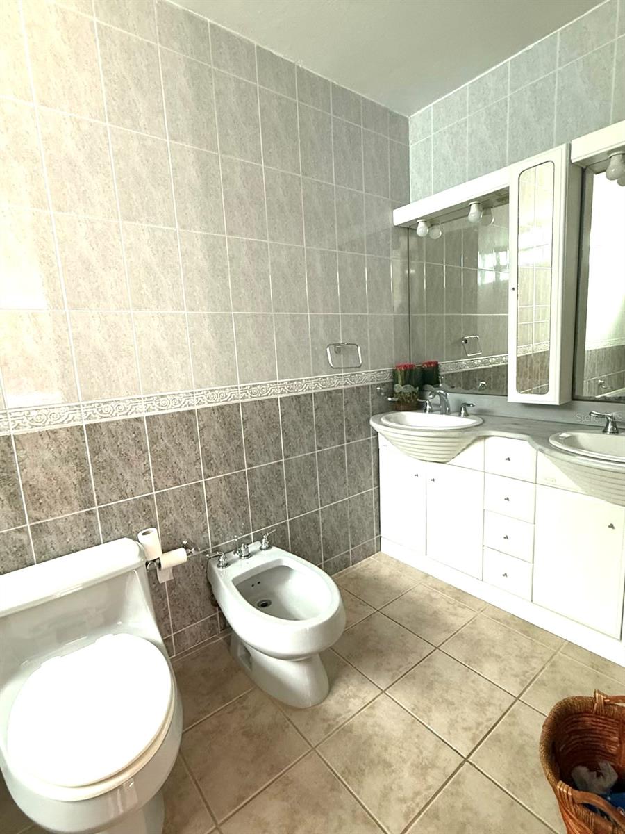 RIVER EDGE HILLS - Residential