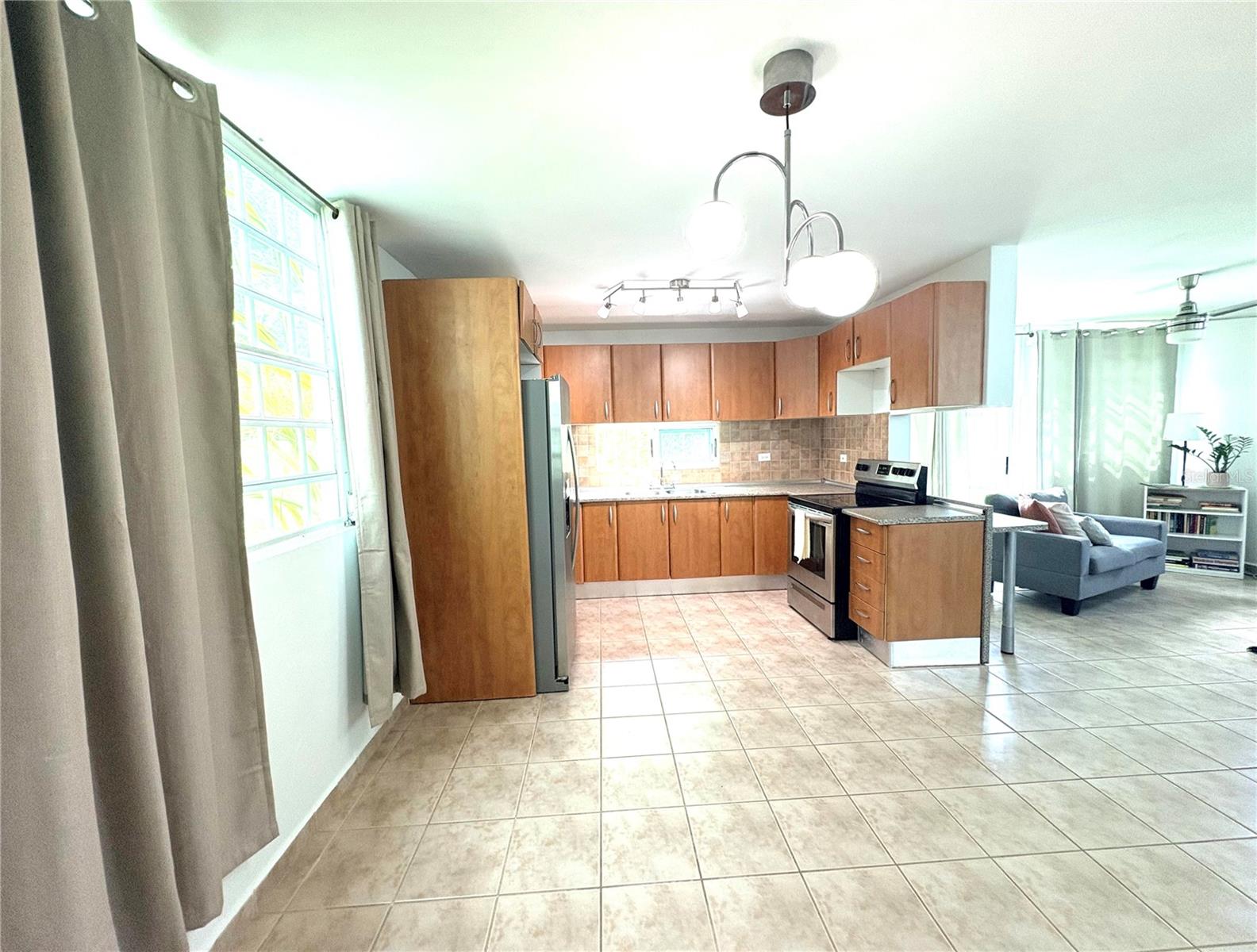 RIVER EDGE HILLS - Residential