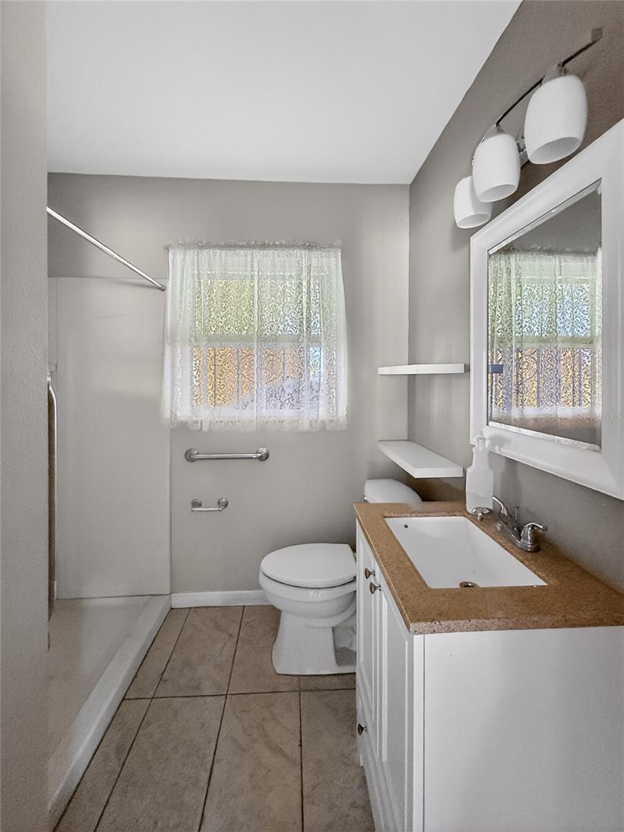 PINE CREST VILLA ADD 5 - Residential