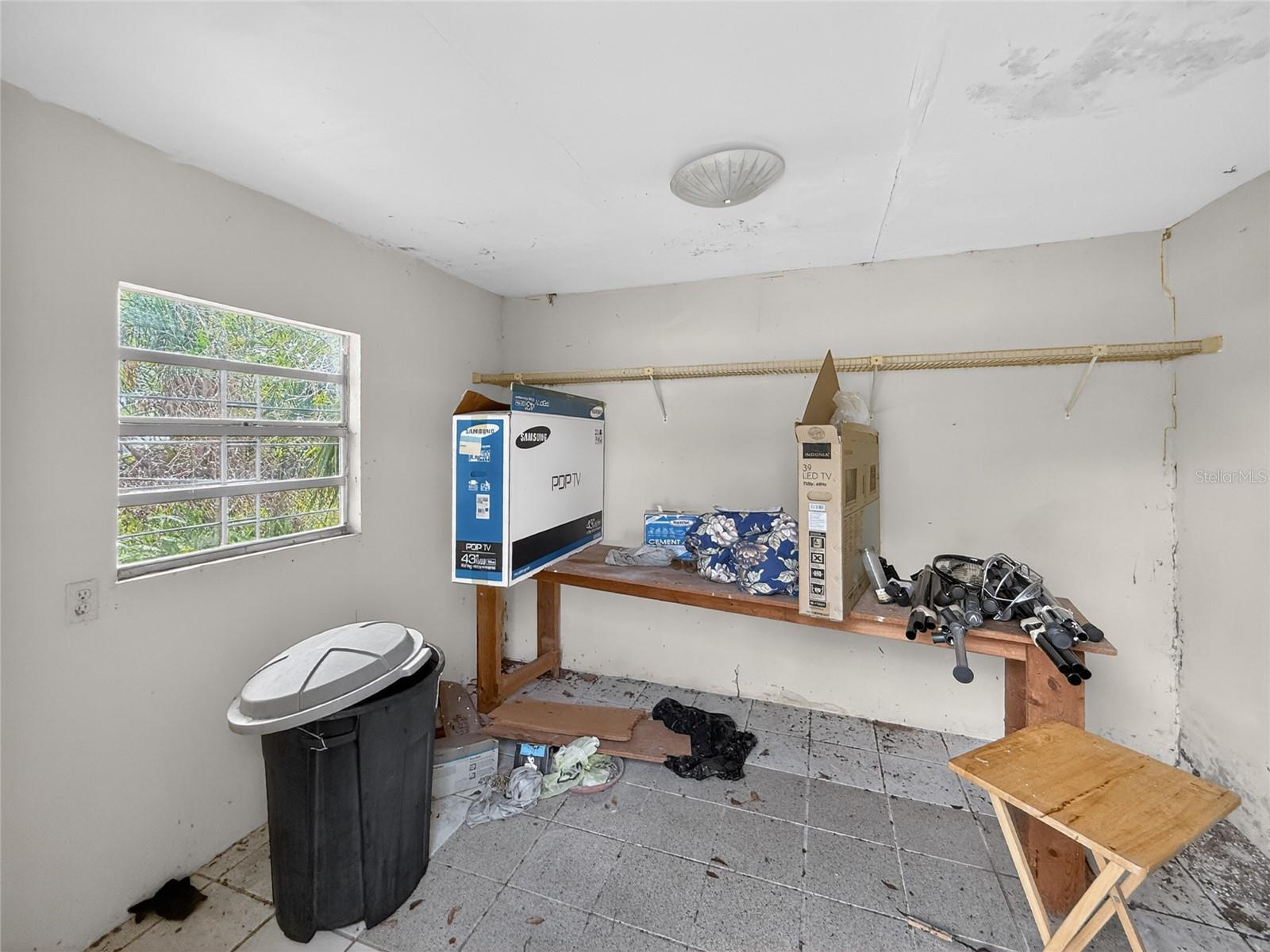 PINE CREST VILLA ADD 5 - Residential