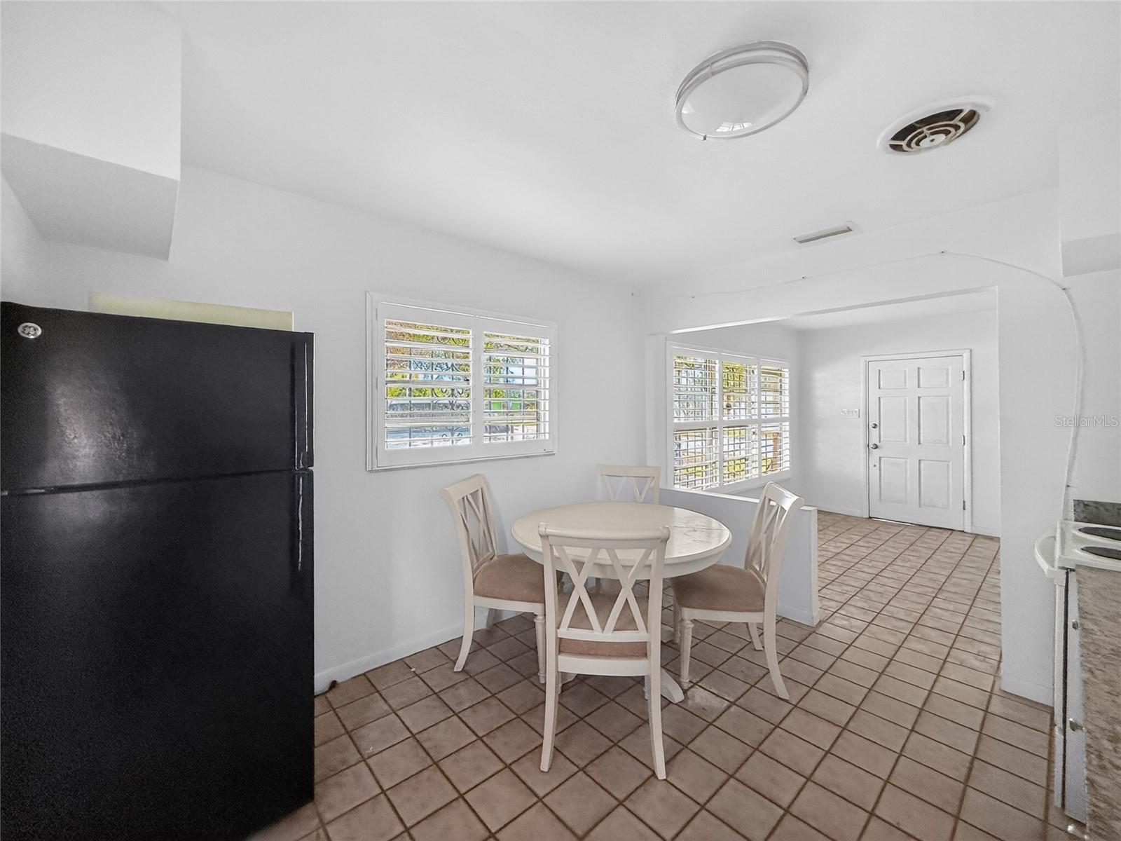 PINE CREST VILLA ADD 5 - Residential