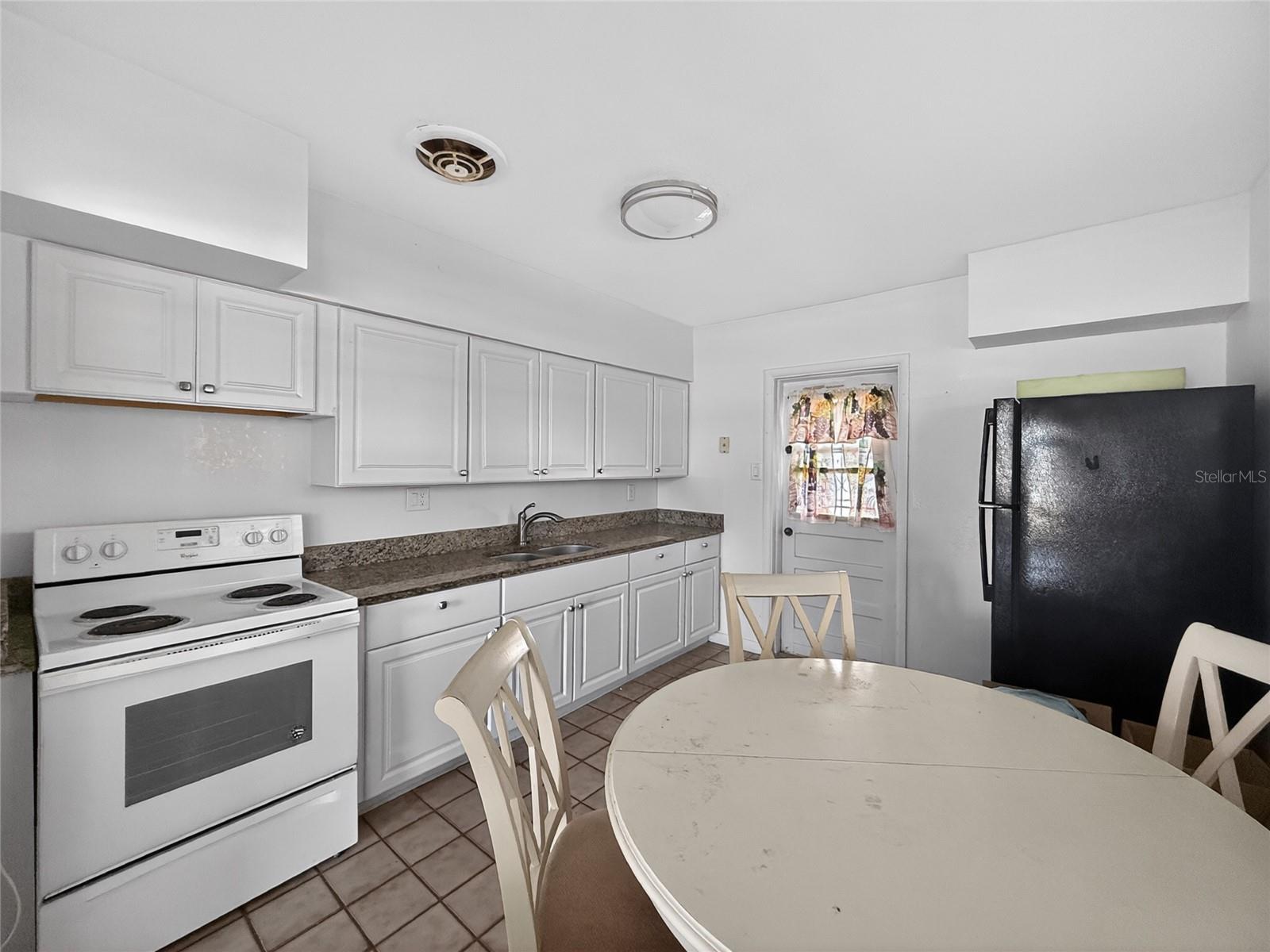 PINE CREST VILLA ADD 5 - Residential