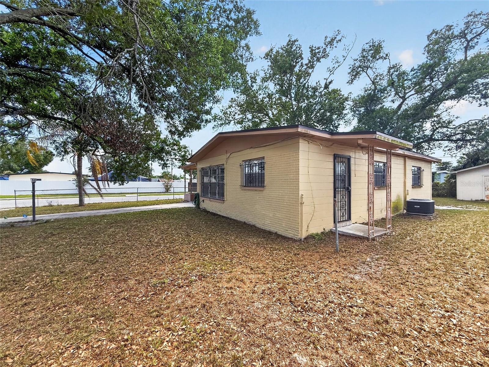 PINE CREST VILLA ADD 5 - Residential