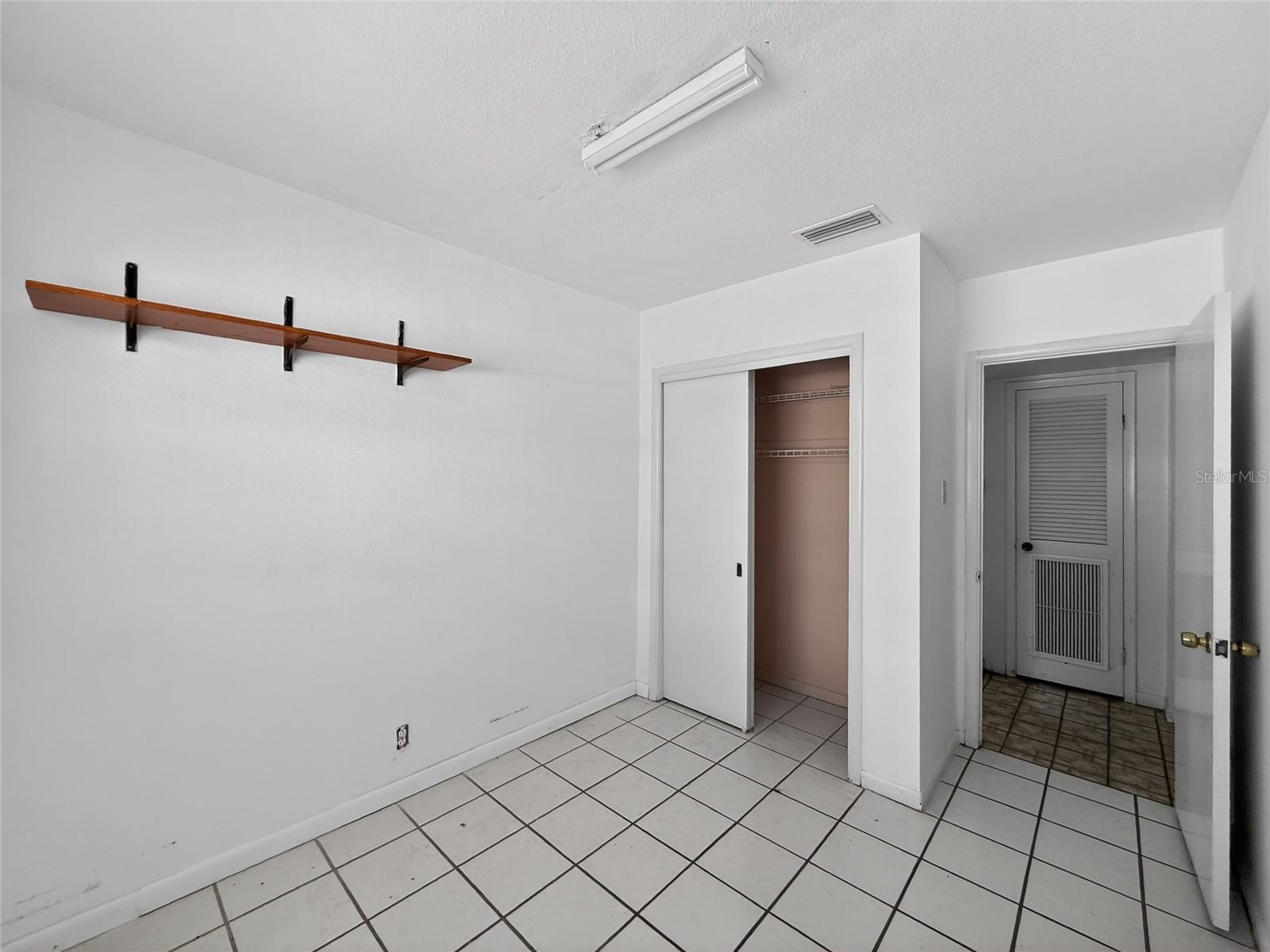 PINE CREST VILLA ADD 5 - Residential