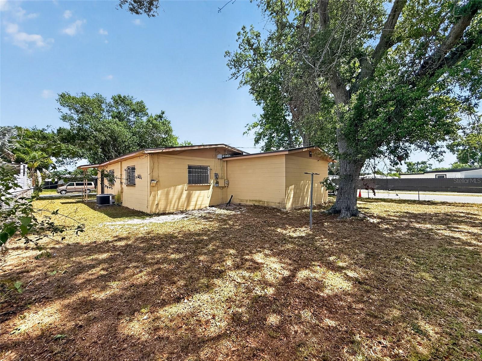 PINE CREST VILLA ADD 5 - Residential