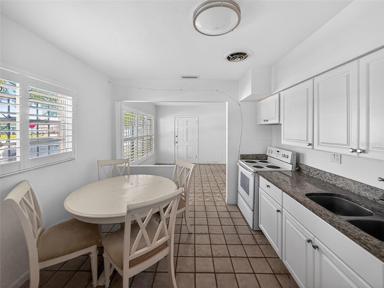 PINE CREST VILLA ADD 5 - Residential