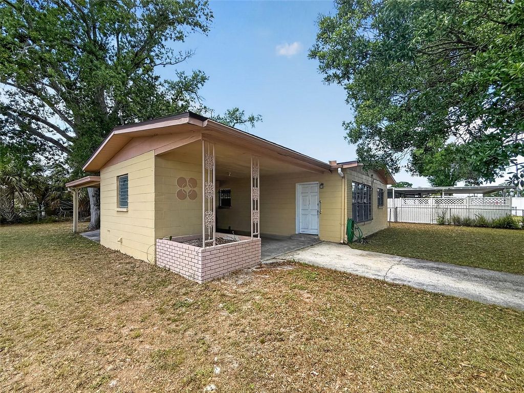 Photo of 6202 N Hale Avenue, Tampa, FL 33614 (MLS # TB8496881)