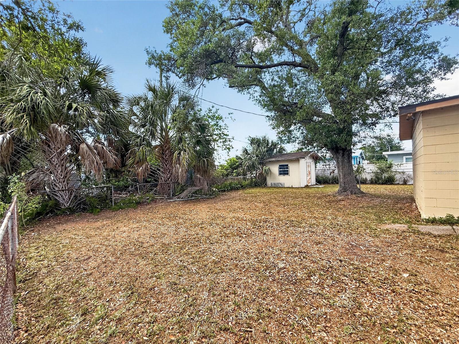 PINE CREST VILLA ADD 5 - Residential