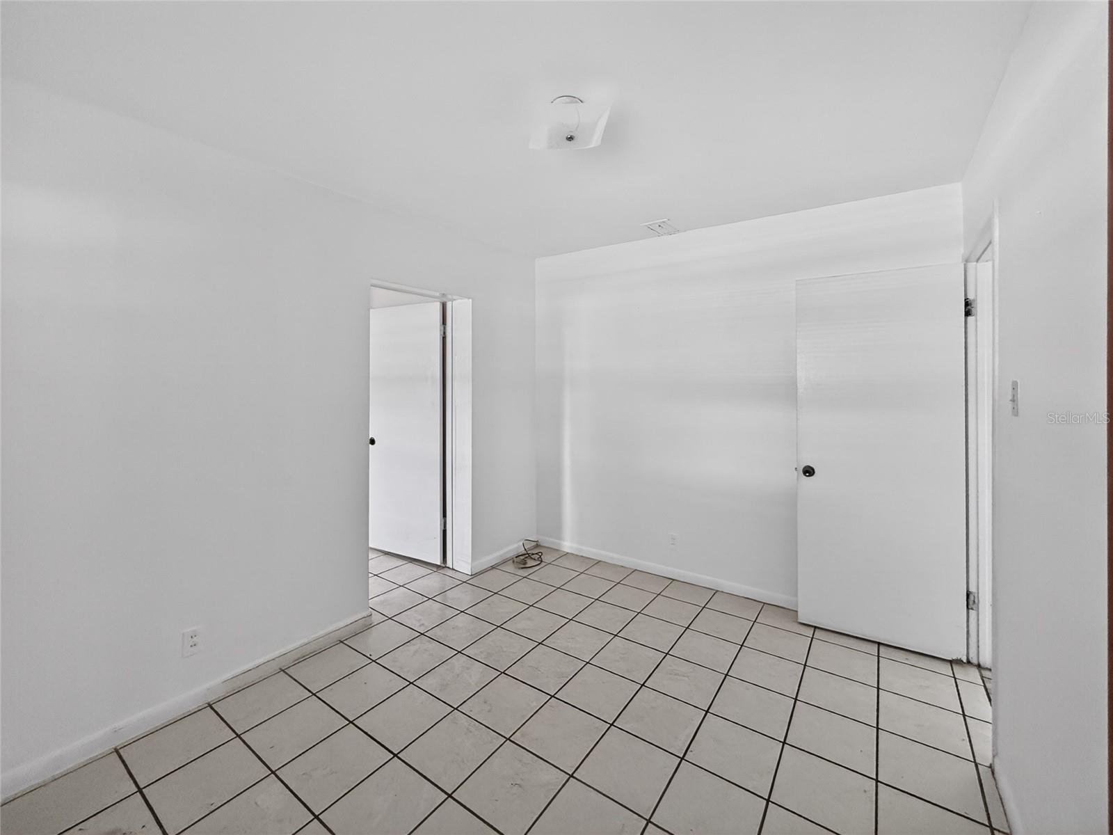 PINE CREST VILLA ADD 5 - Residential