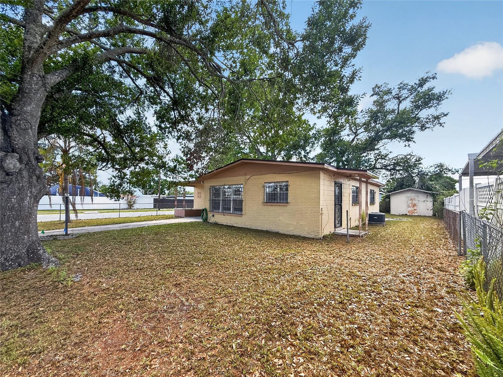 PINE CREST VILLA ADD 5 - Residential