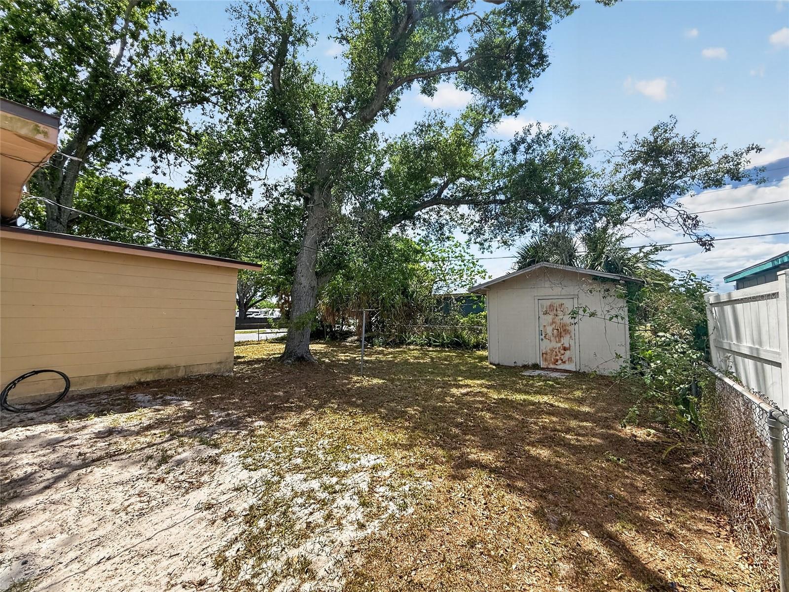 PINE CREST VILLA ADD 5 - Residential