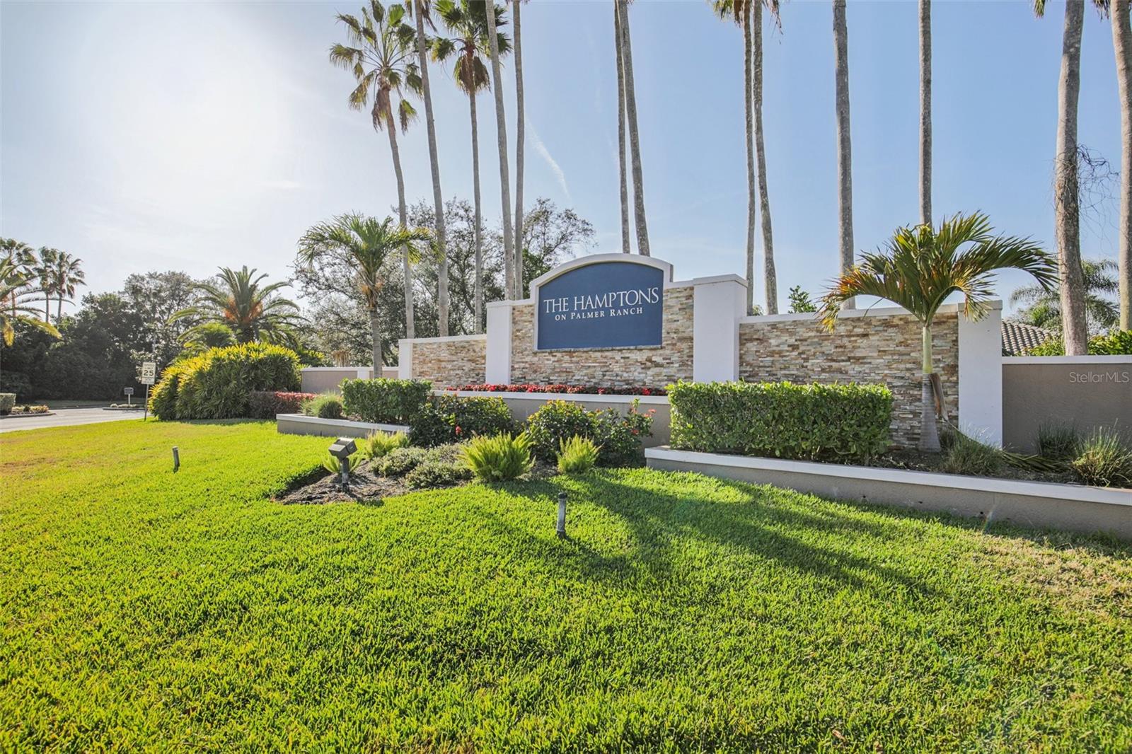 THE HAMPTONS - Residential