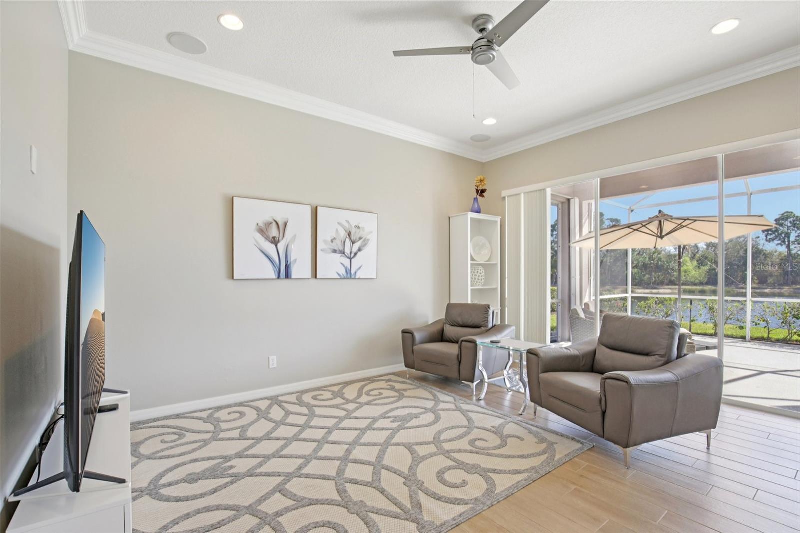 THE HAMPTONS - Residential