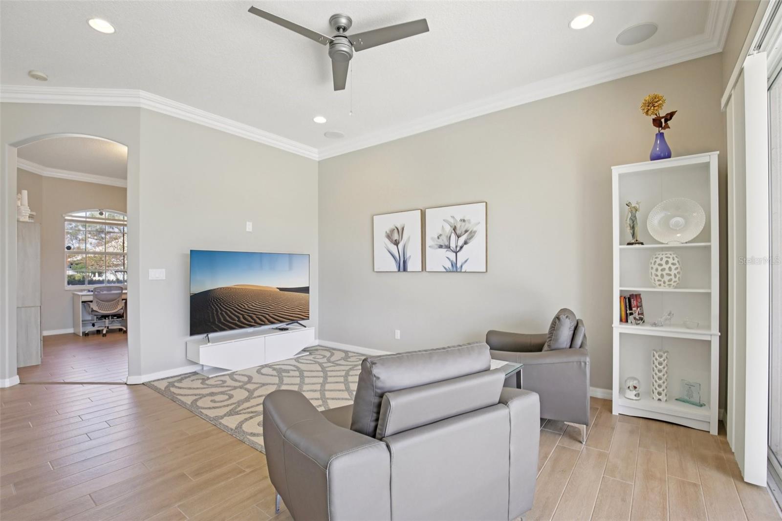 THE HAMPTONS - Residential