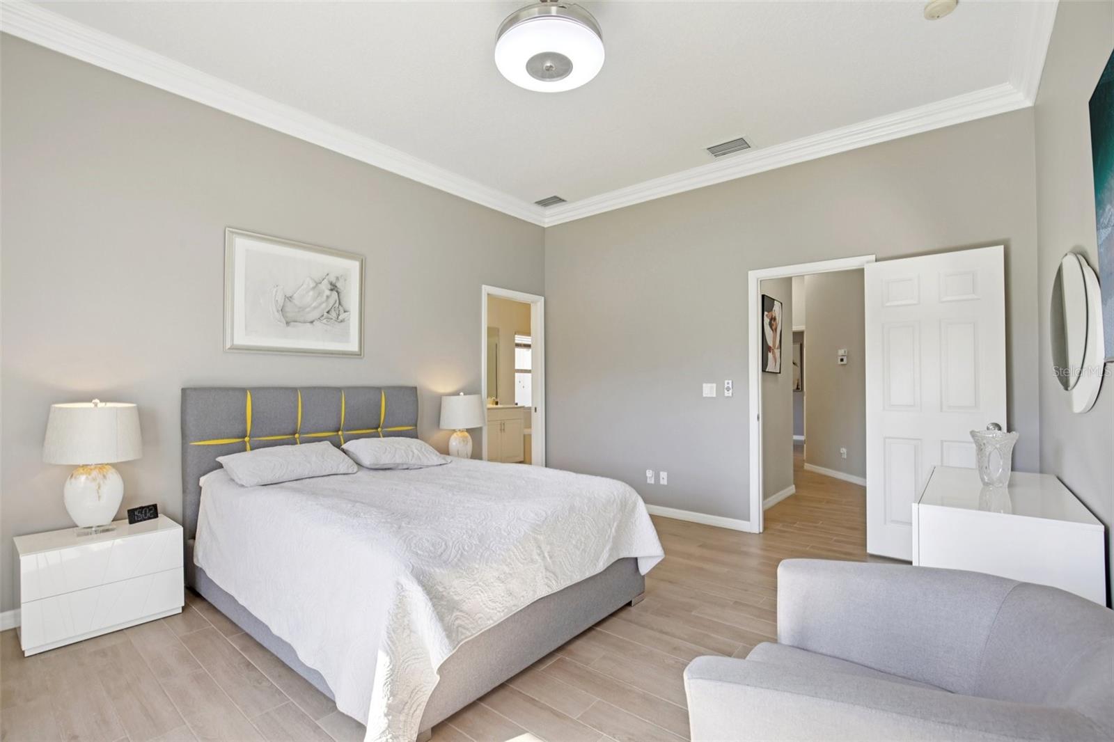 THE HAMPTONS - Residential