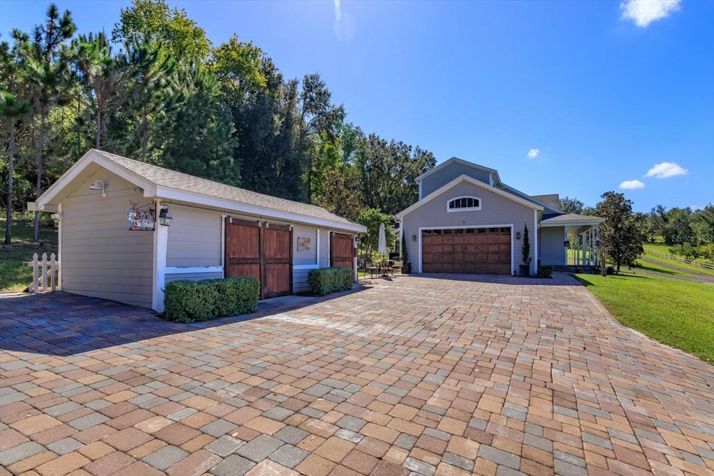 Photo of 12512 Sullivan Road, Clermont, FL 34715 (MLS # G5119022)