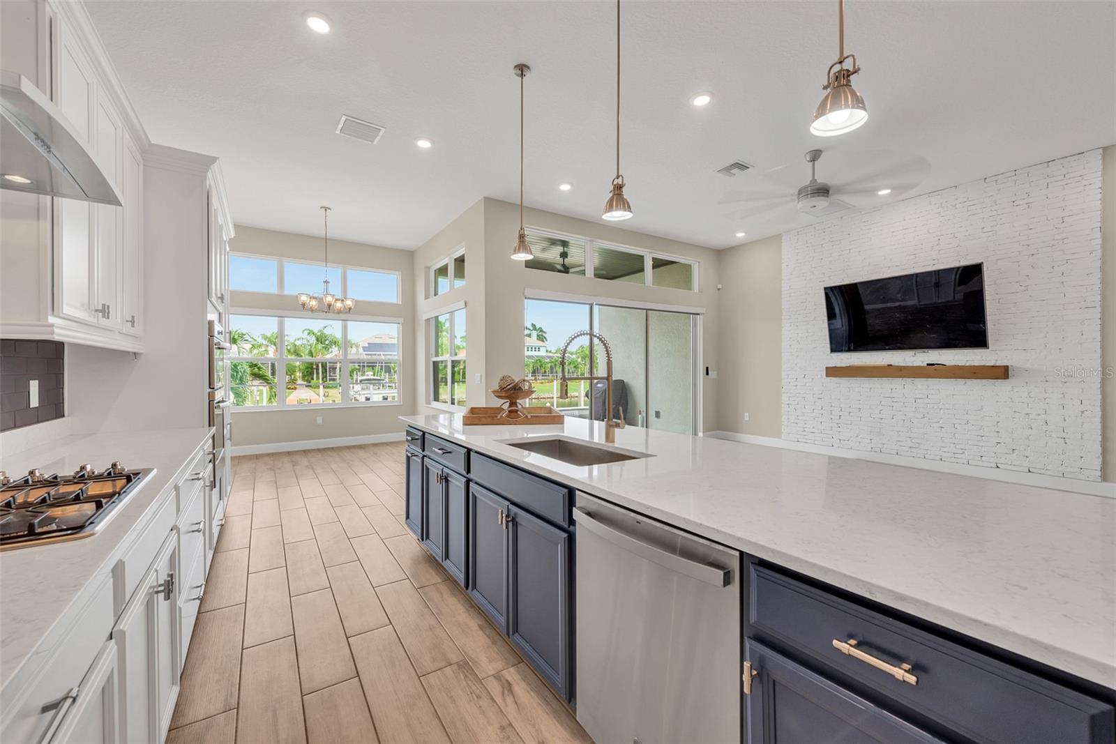 MIRABAY PRCL 8 - Residential Lease