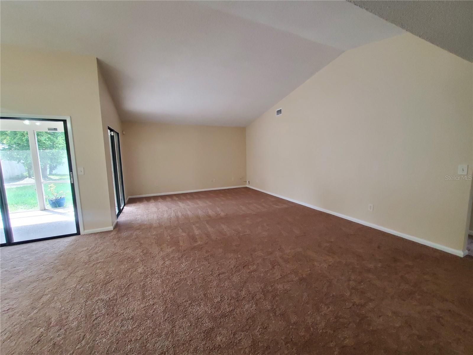 PALM COAST/BERNARD MDWS SEC 81 - Residential Lease