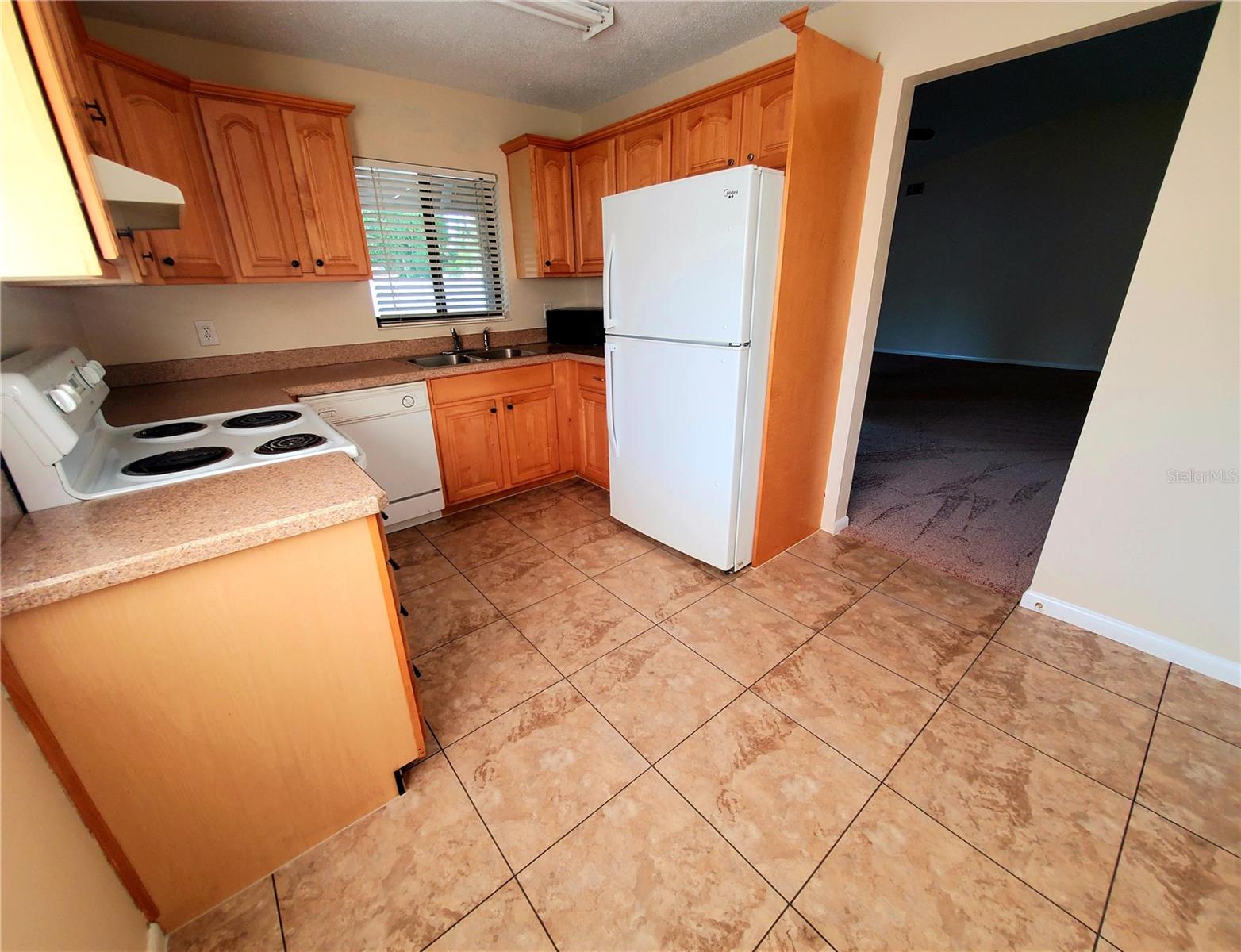 PALM COAST/BERNARD MDWS SEC 81 - Residential Lease