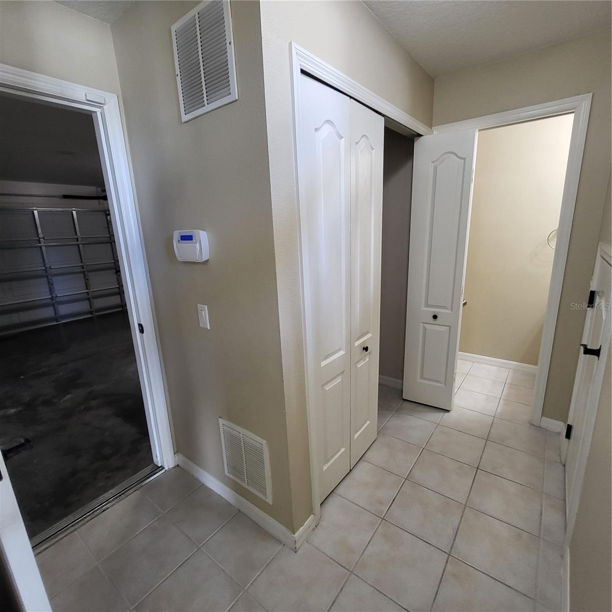 GRAND OAKS PH 02 UNIT 01 02 - Residential Lease