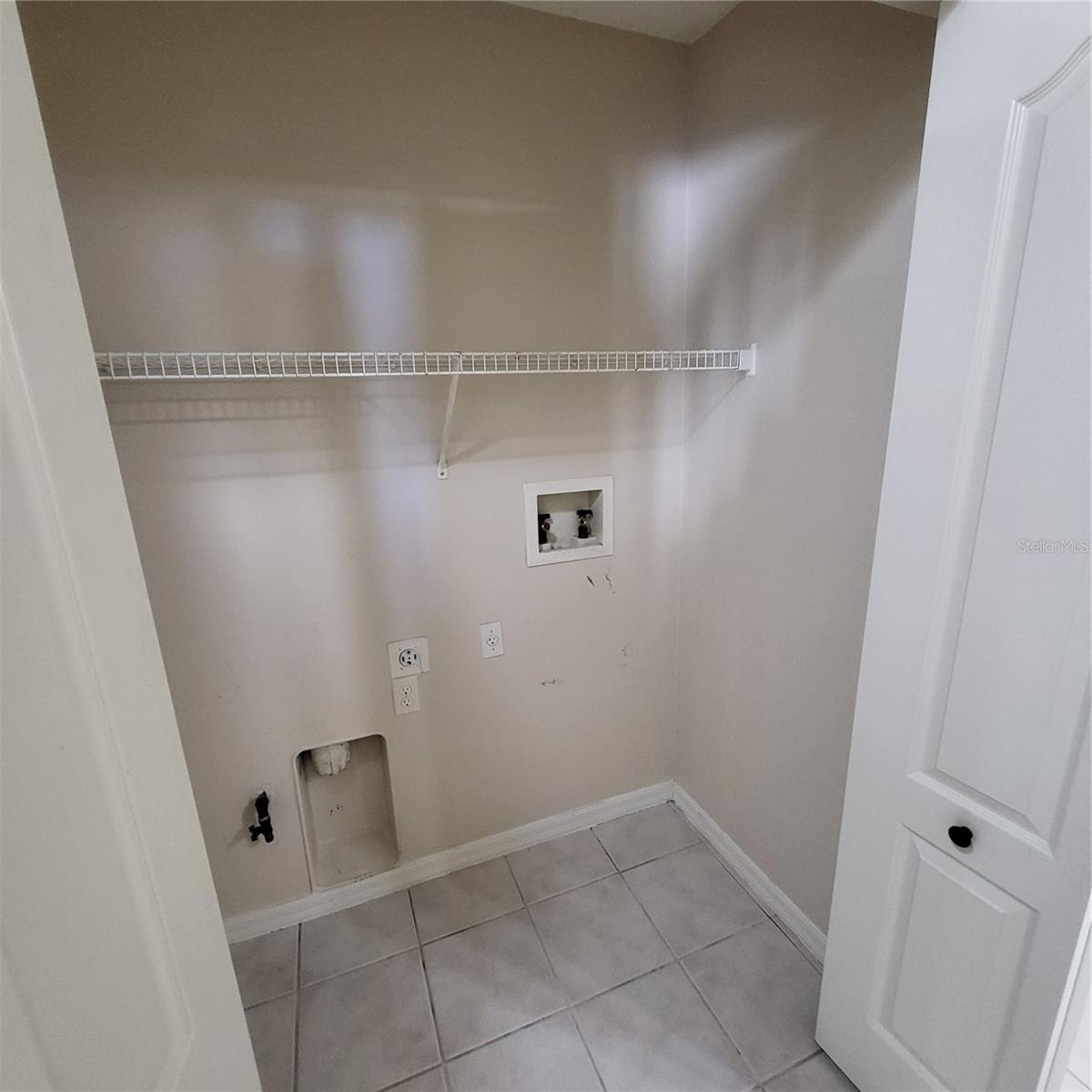 GRAND OAKS PH 02 UNIT 01 02 - Residential Lease