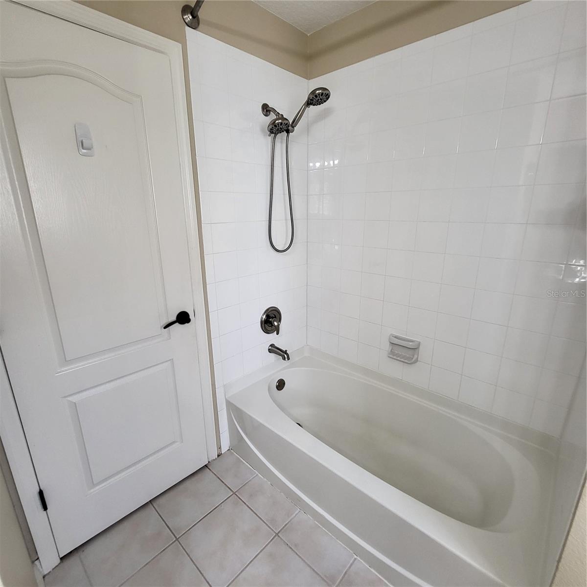 GRAND OAKS PH 02 UNIT 01 02 - Residential Lease