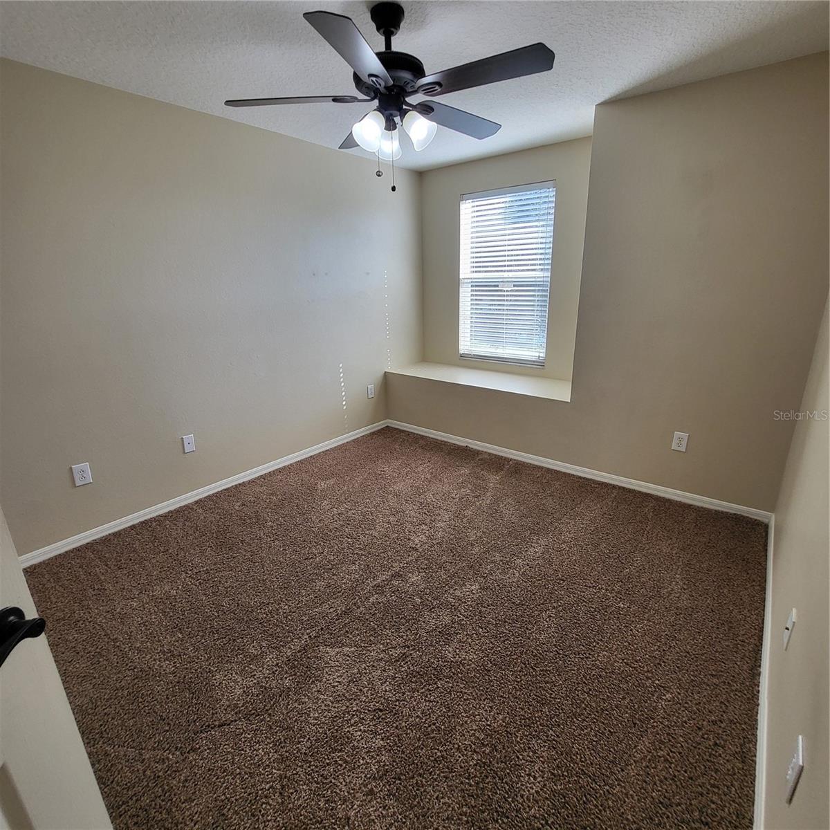 GRAND OAKS PH 02 UNIT 01 02 - Residential Lease