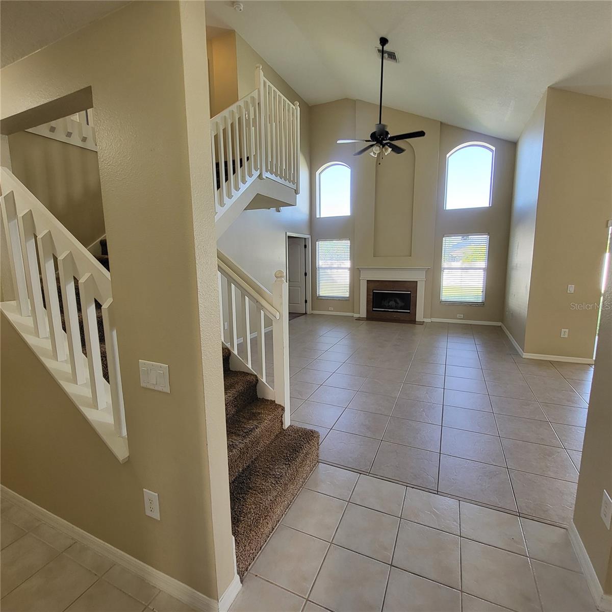 GRAND OAKS PH 02 UNIT 01 02 - Residential Lease