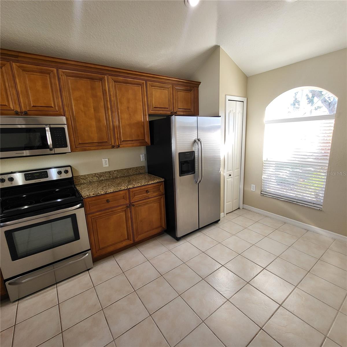 GRAND OAKS PH 02 UNIT 01 02 - Residential Lease