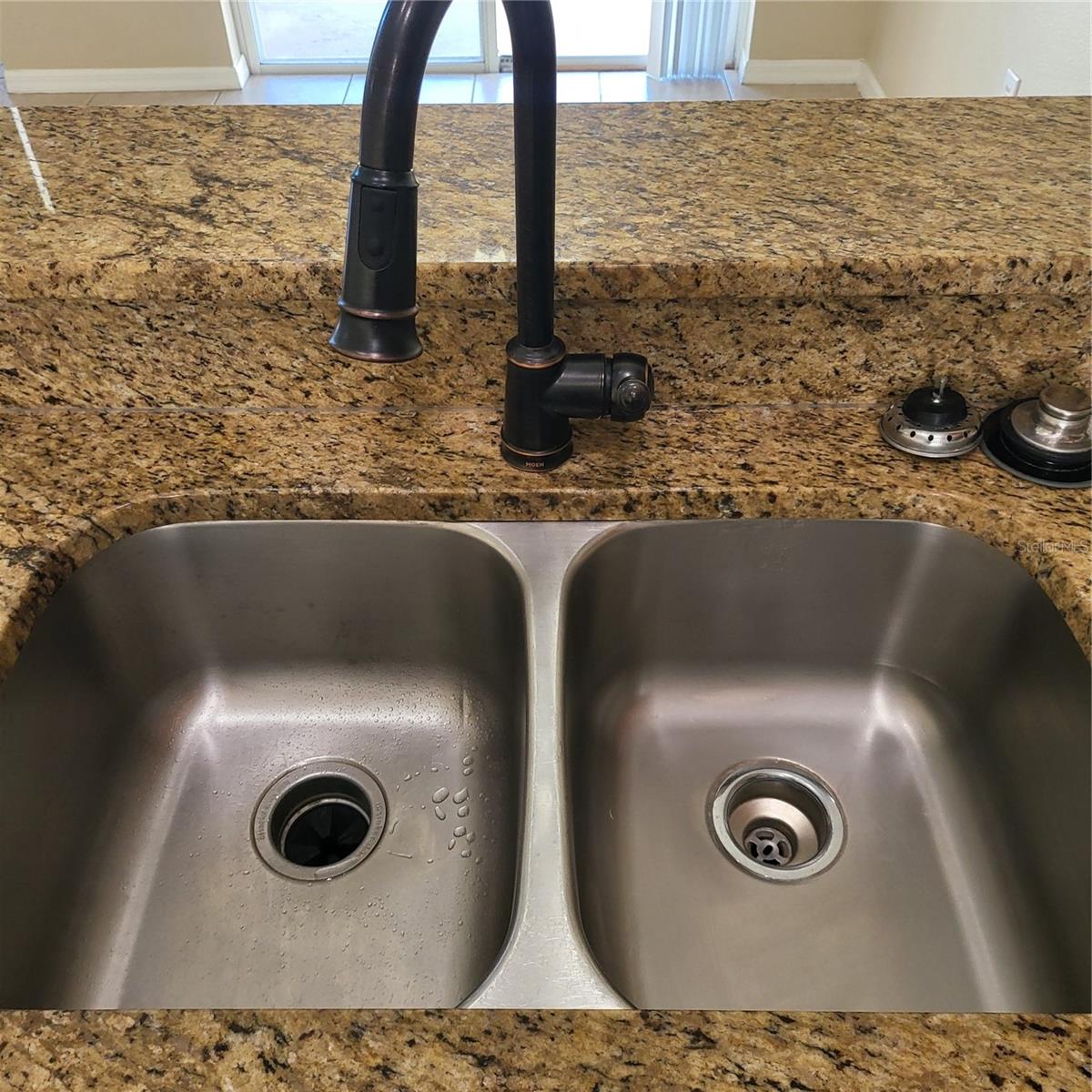 GRAND OAKS PH 02 UNIT 01 02 - Residential Lease