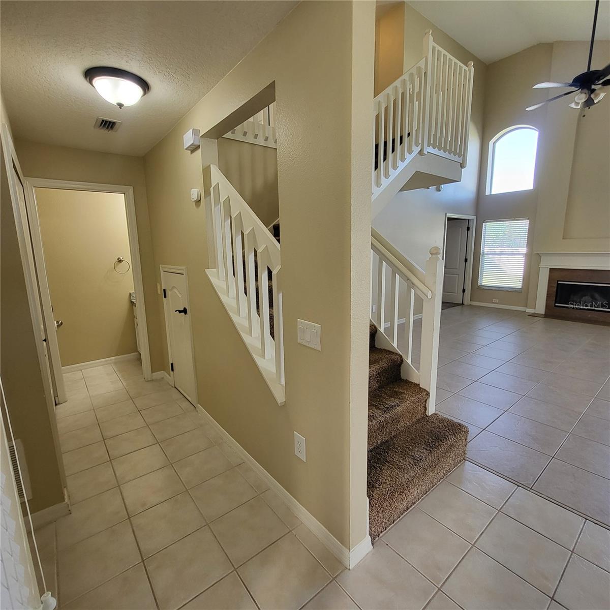 GRAND OAKS PH 02 UNIT 01 02 - Residential Lease