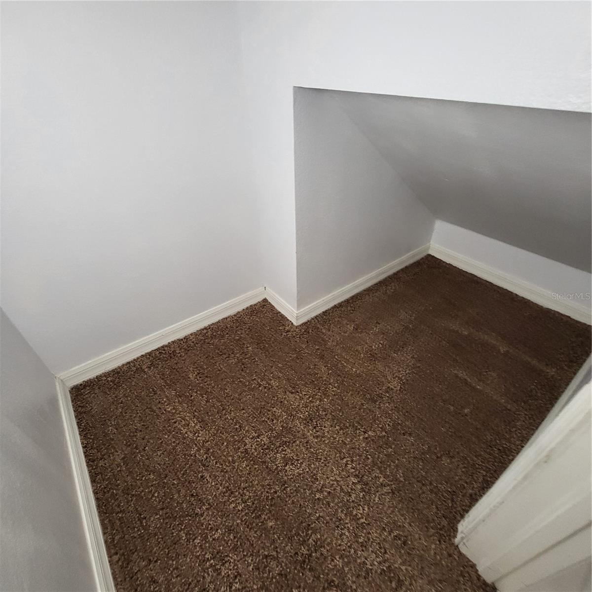 GRAND OAKS PH 02 UNIT 01 02 - Residential Lease