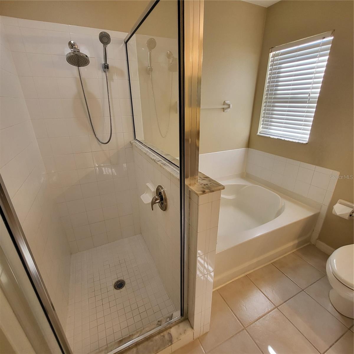 GRAND OAKS PH 02 UNIT 01 02 - Residential Lease