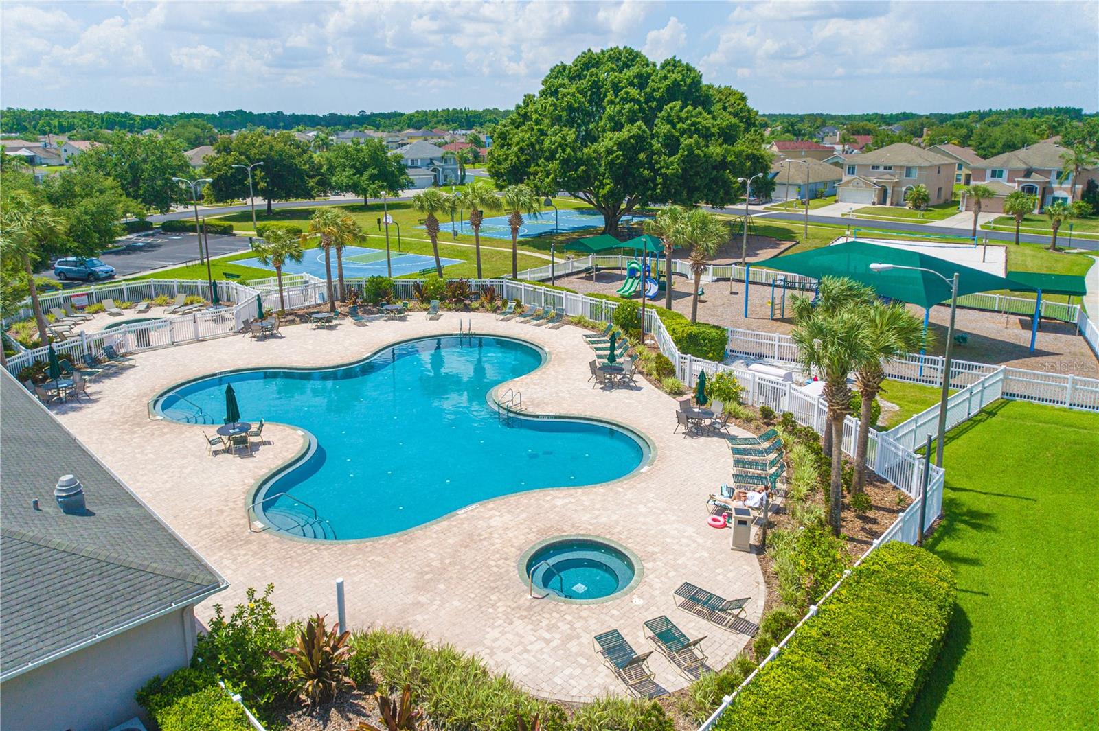 GRAND OAKS PH 02 UNIT 01 02 - Residential Lease