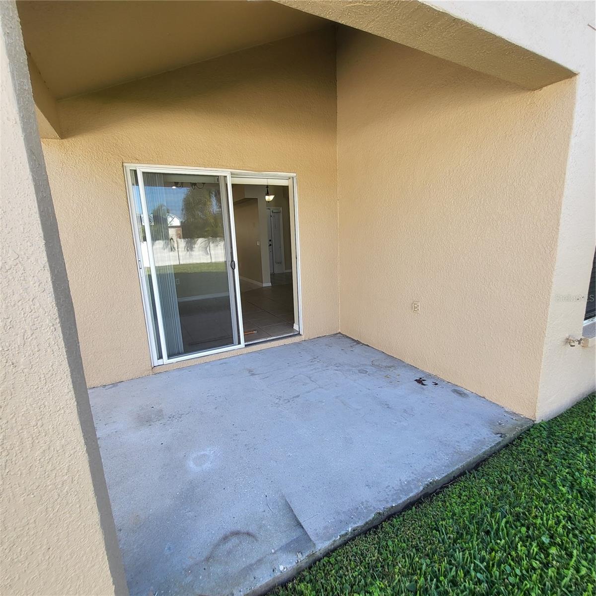 GRAND OAKS PH 02 UNIT 01 02 - Residential Lease