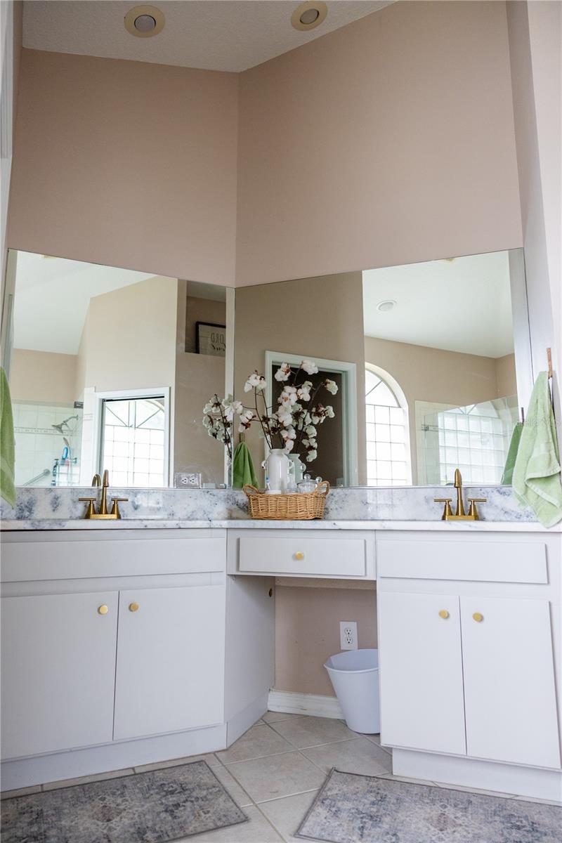 THERESA ARBOR - Residential