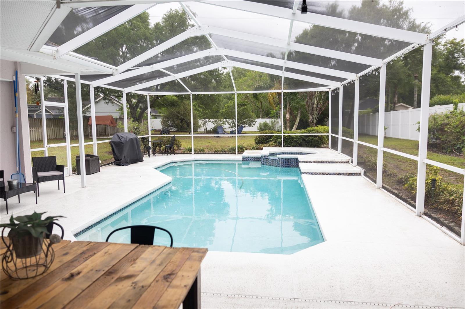 THERESA ARBOR - Residential