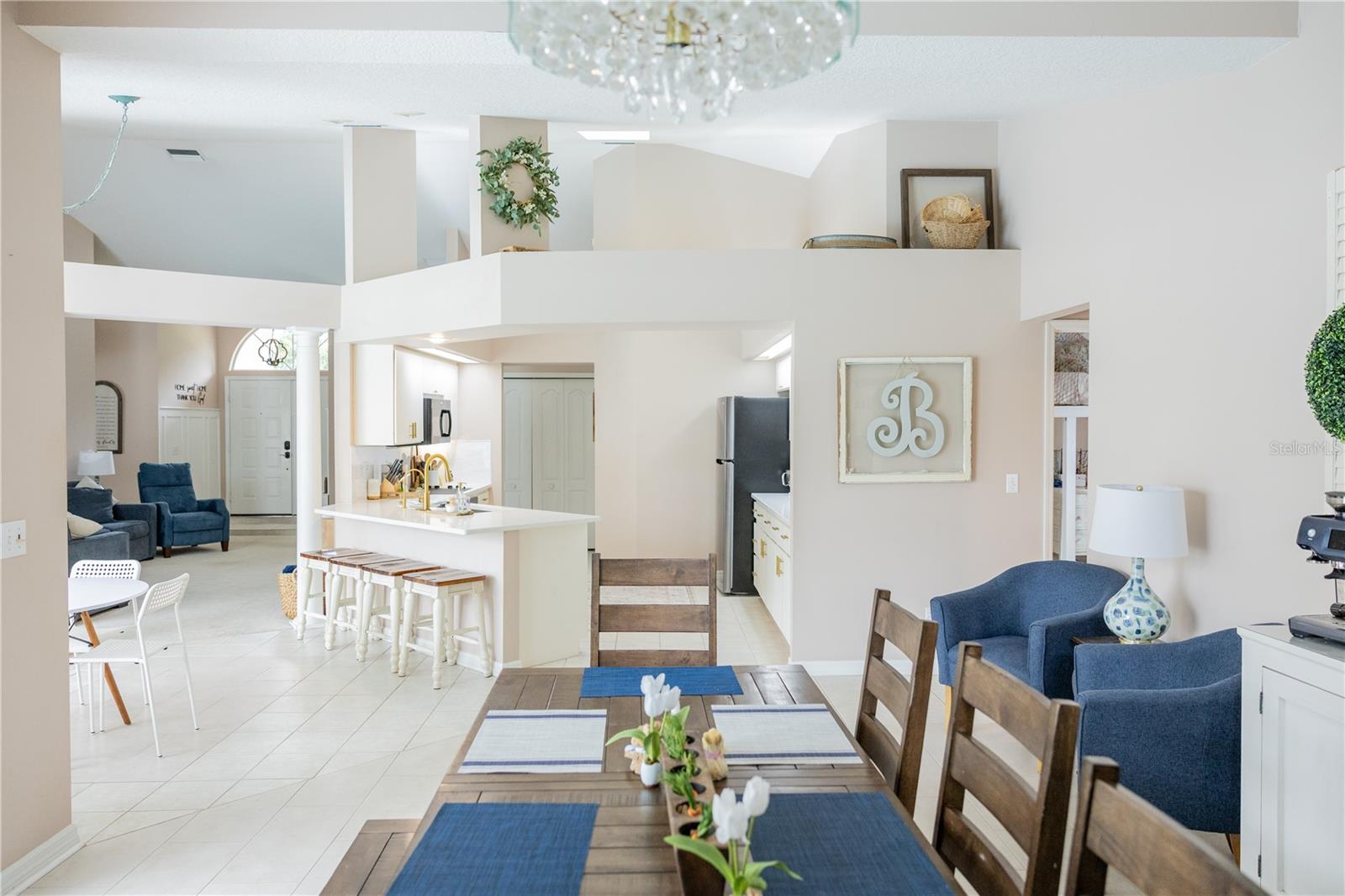 THERESA ARBOR - Residential