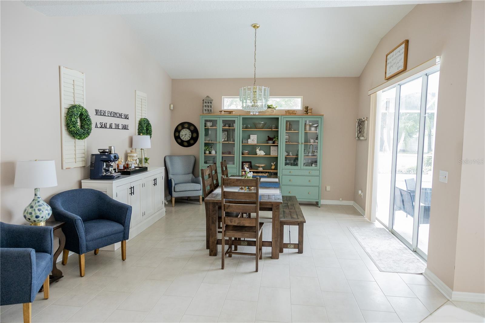 THERESA ARBOR - Residential