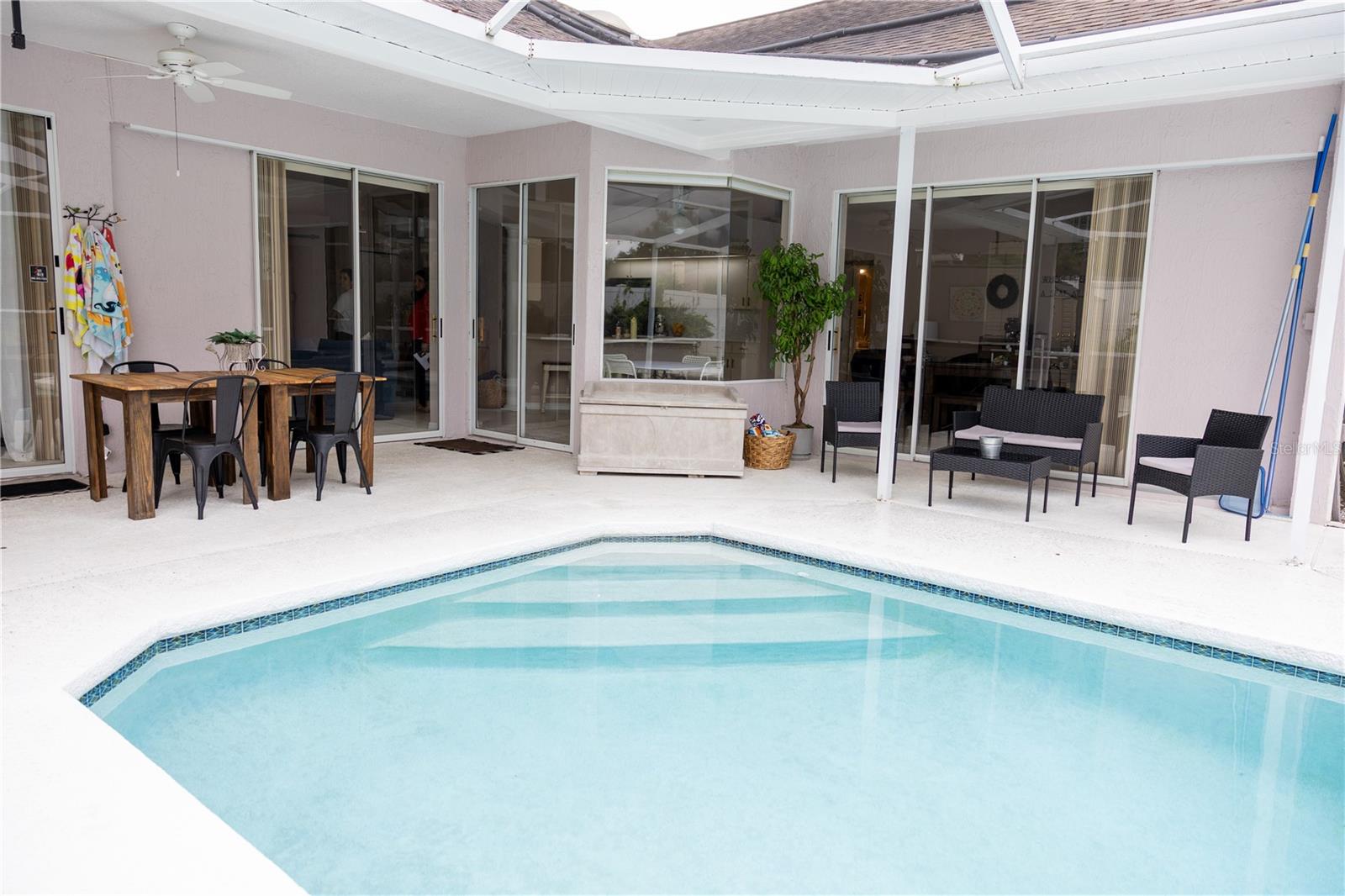 THERESA ARBOR - Residential