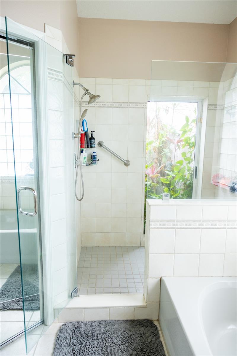 THERESA ARBOR - Residential