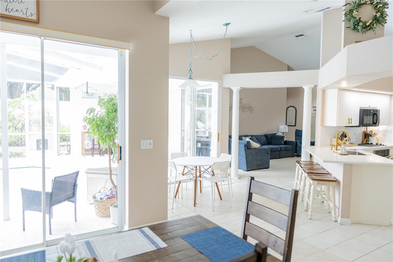 THERESA ARBOR - Residential