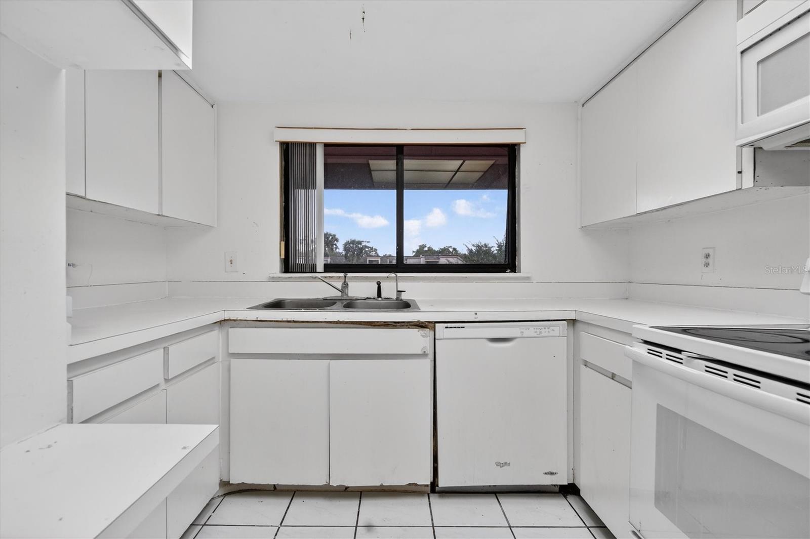 ORIENTA POINT CONDO 1 - Residential