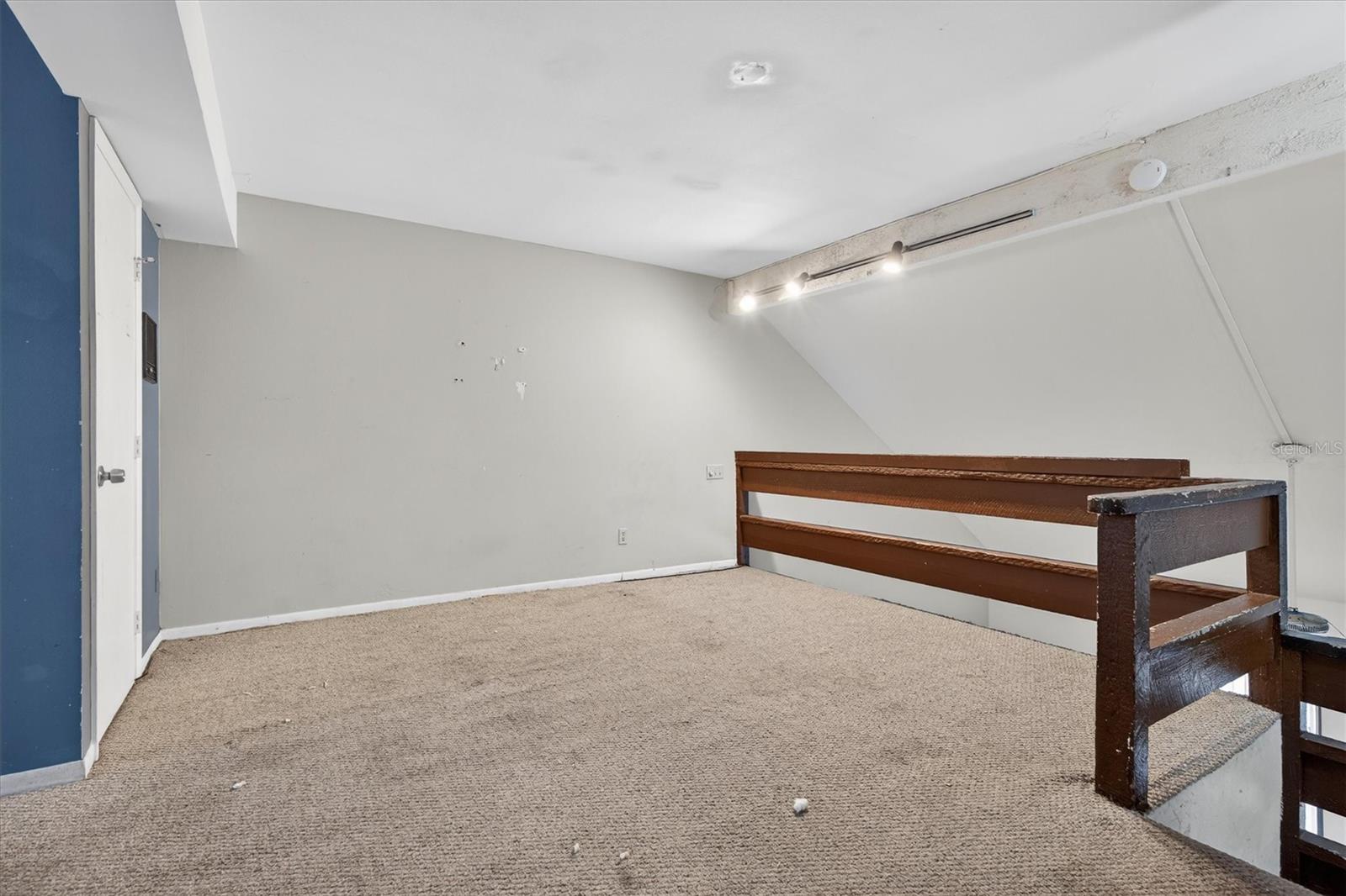 ORIENTA POINT CONDO 1 - Residential