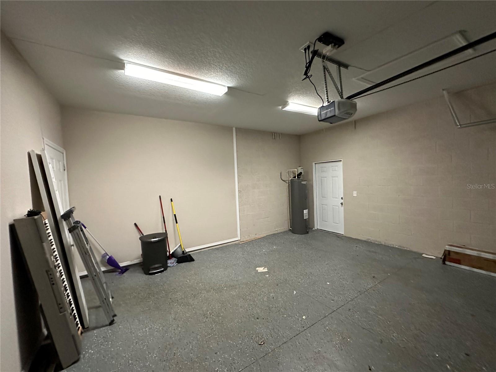 THIRTY FIFTH STREET CIRCLE SUB - Residential Lease