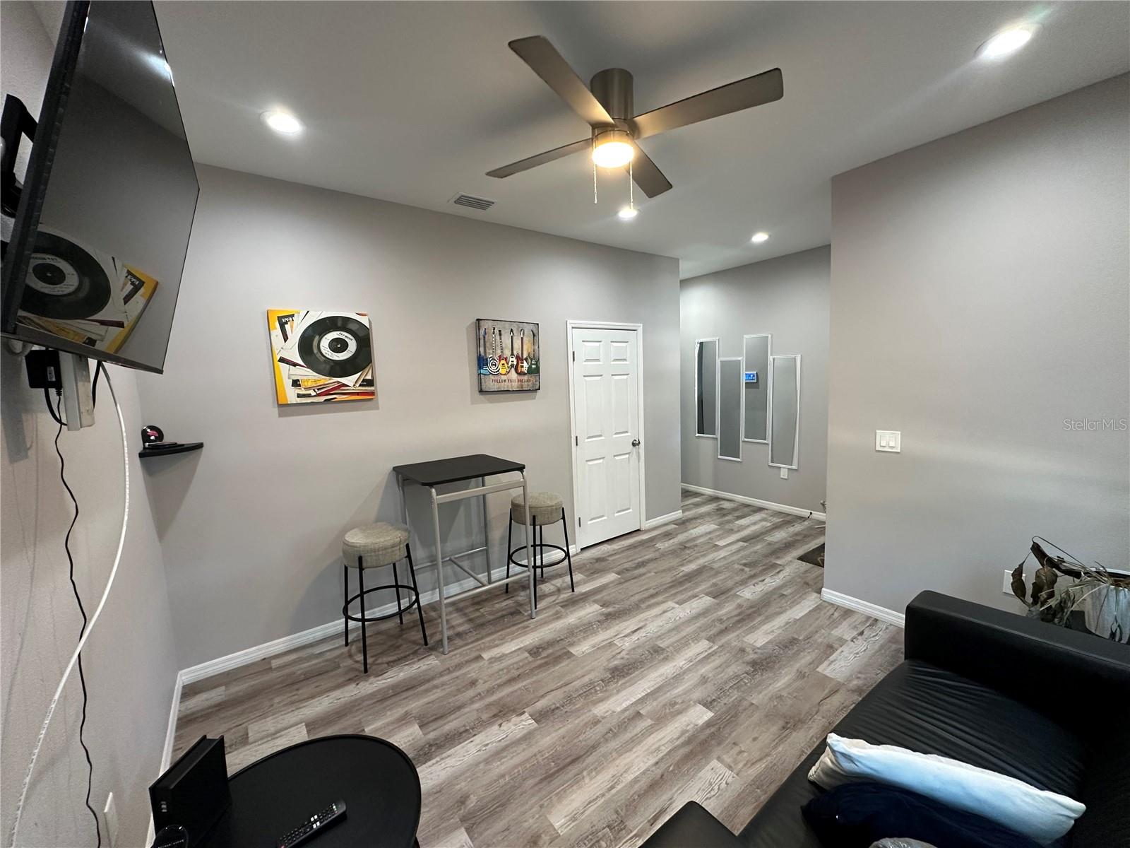 THIRTY FIFTH STREET CIRCLE SUB - Residential Lease