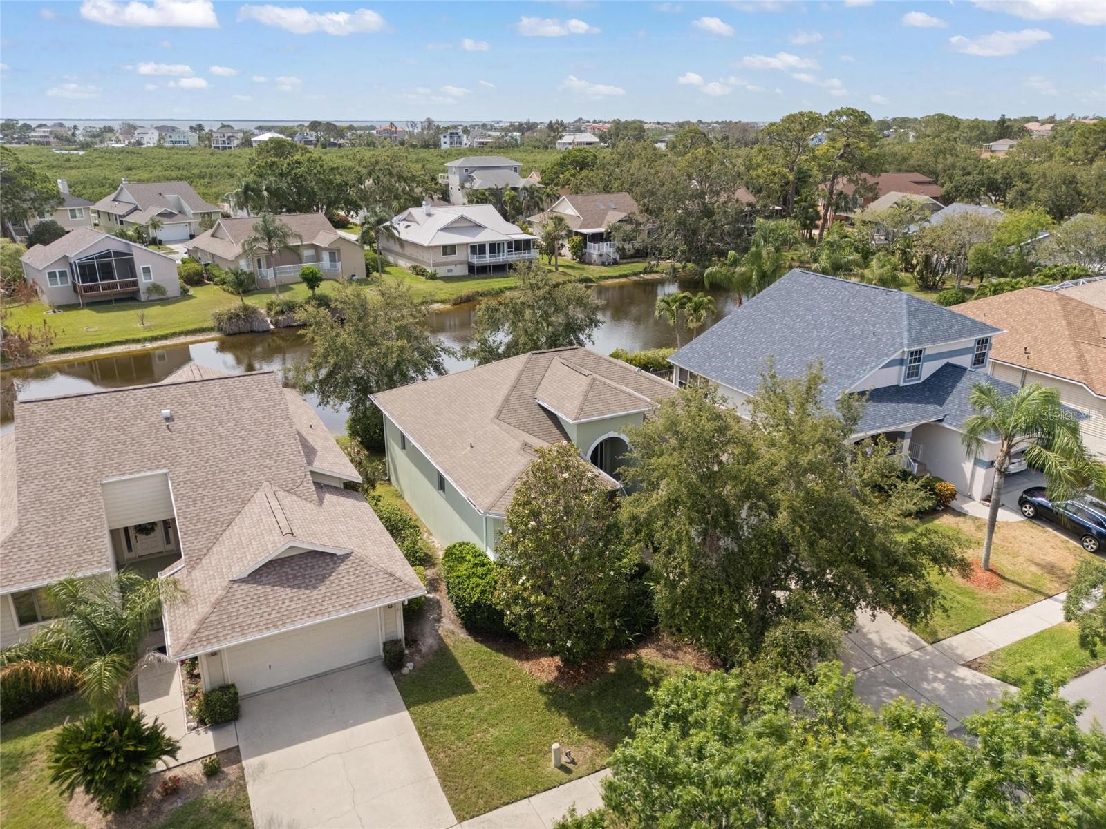 1010 TEAL POINTE