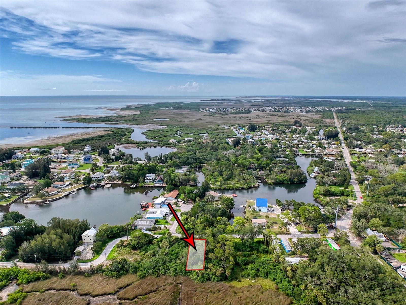 DRIFTWOOD ISLES - Land